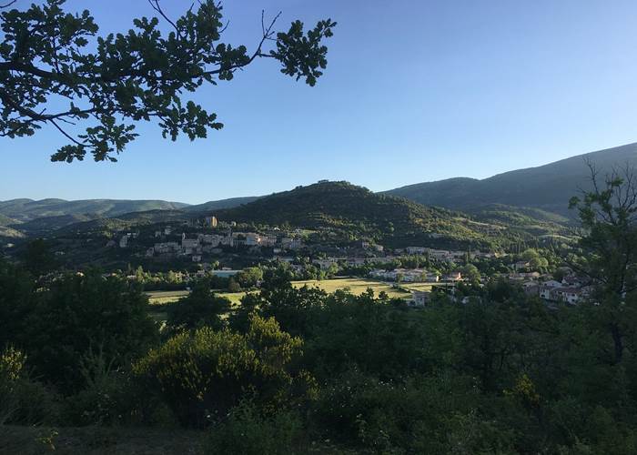 Le Deffends de Rdon - vue sur Montbrun-les-Bains