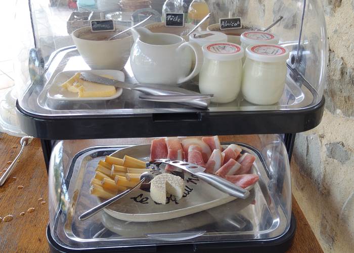 Petit déjeuner local et maison à Le Coq du Nord Mailhac