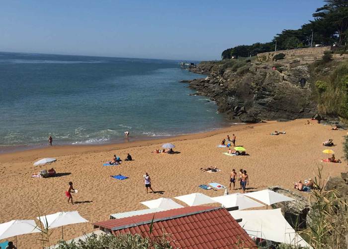 Plage cote sauvage