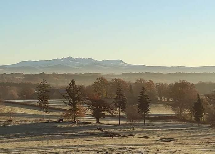 chambresdhote-montagne-sancy-puydedome-hiver-neige