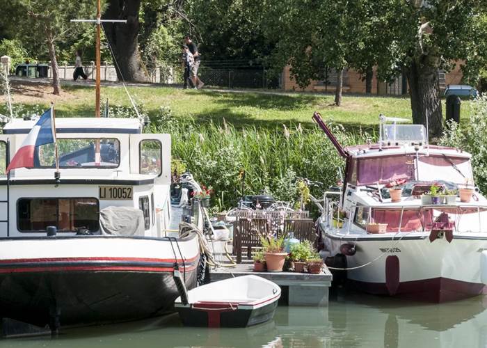 Petite balade en bateau , port canal Montauban
