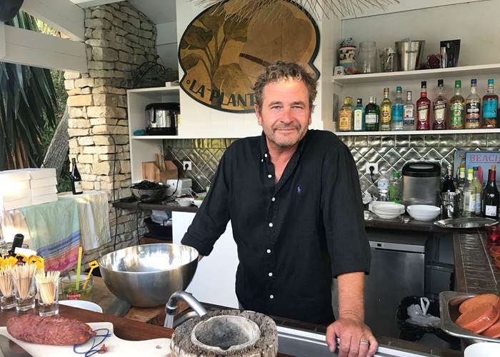 François au bar du Jardin des Portes