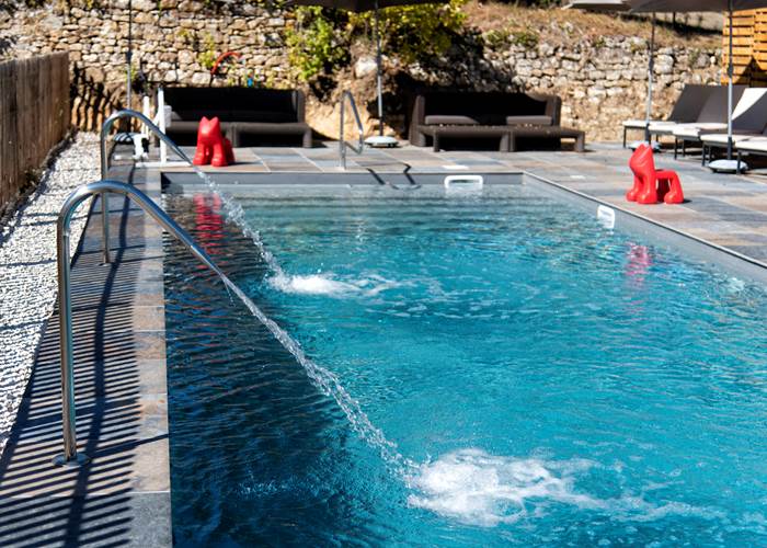 Piscine Chauffée 14 x 4 m | Volet Sécurité immergé | 2 cascades massantes