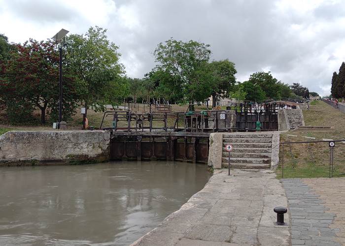 Le canal du Midi, les 9 écluses de Fonseranes