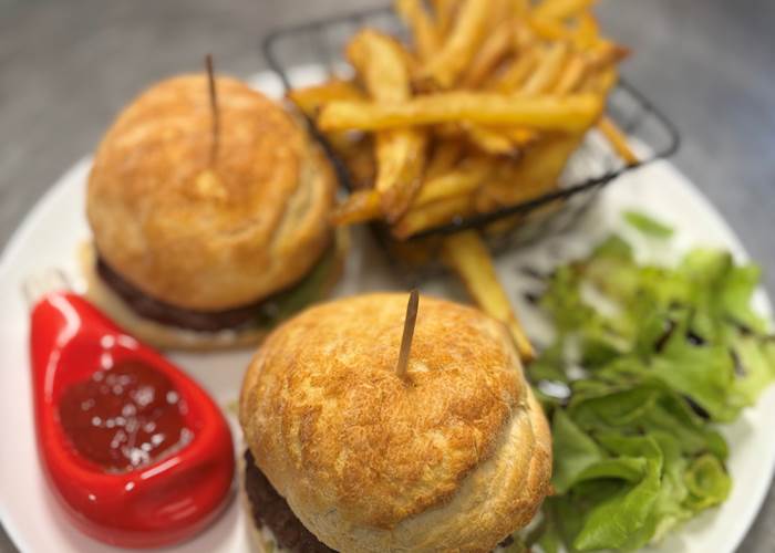 Nos hamburgers et frites maison