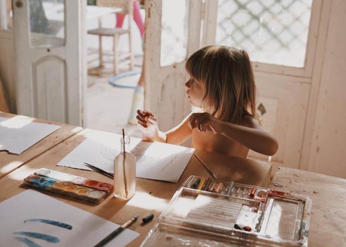 artiste en herbe ( by mamafolk-photography)