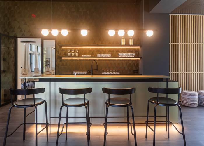 Lounge bar