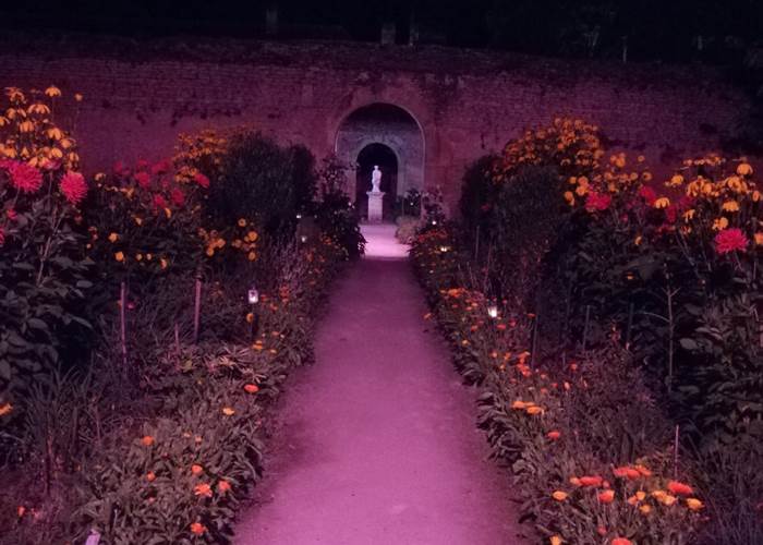 MAGNIFIQUES JARDINS ILLUMINES AU CHATEAU DE CANON