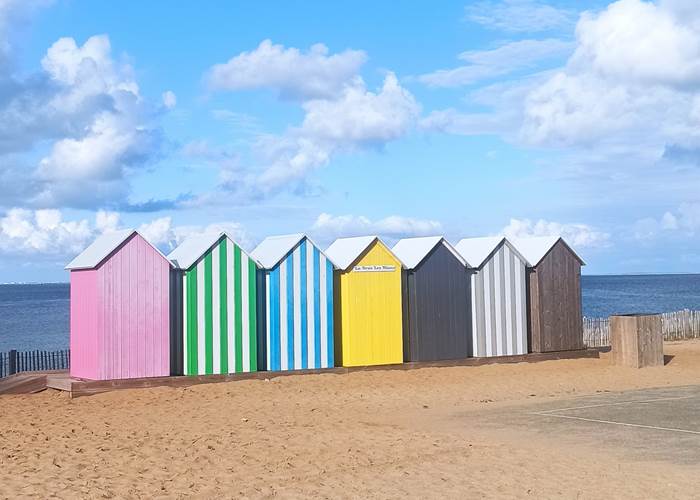 Se balader à la brée-les-bains avec ses jolies maisons colorées