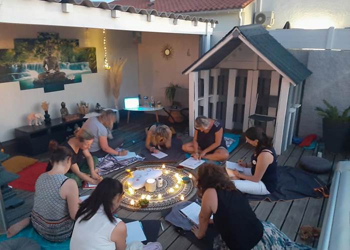 atelier-femmes-saisonnee-bien-etre-cocooning-mon-moment-magique-centres-aveyron.jpg