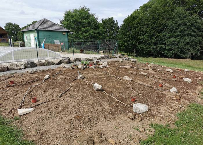 Le jardin des aromatiques des maisons de Coline prêt à planter
