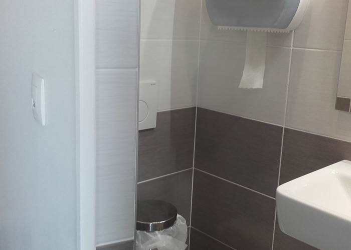 Hotel_de_la_plage_quineville_2_étoiles_salle_de_bain_rénovée