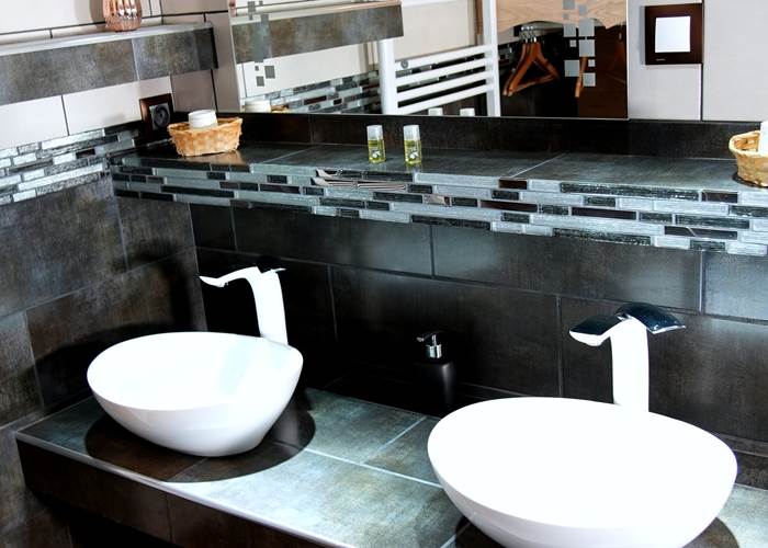 Design carrelé & vasque contemporaine