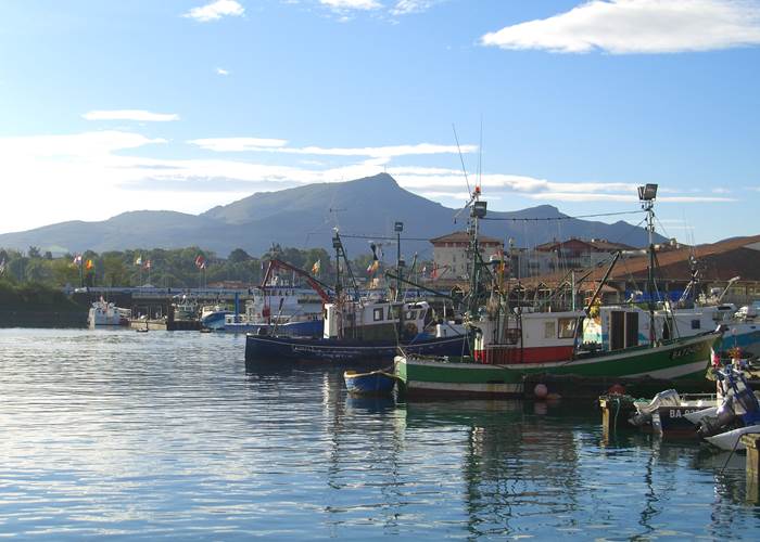 The old port of St Jean de Luz / Le vieux port de Saint-Jean-de-Luz