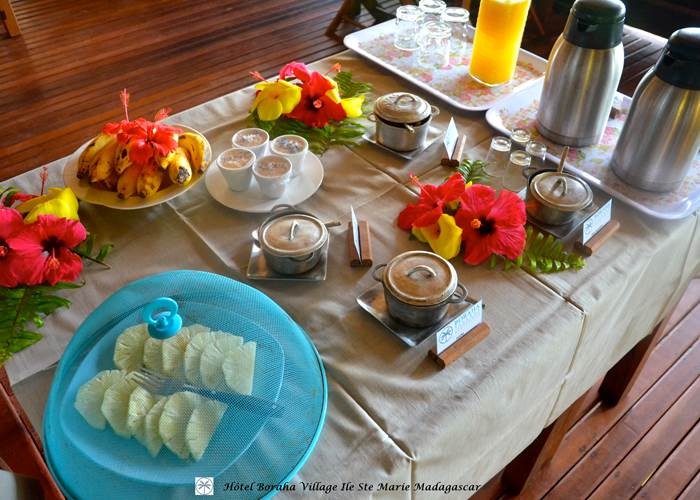 Petit Déjeuner Boraha Village Ile Ste Marie Madagascar 02