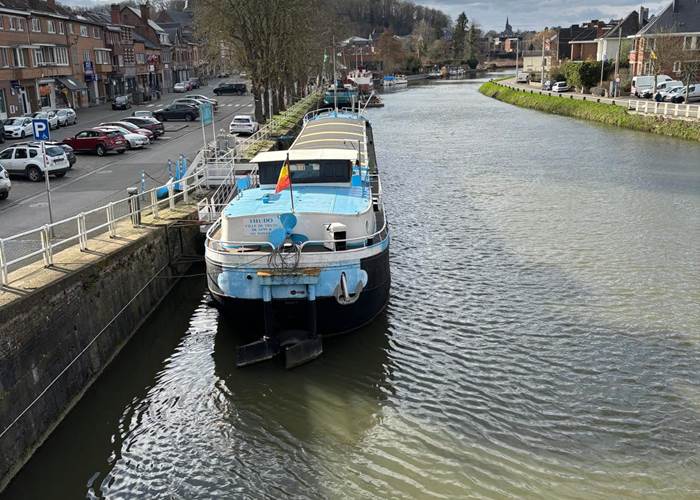 Péniche à Thuin