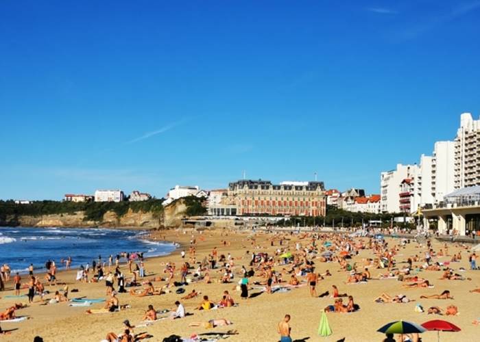 AU pied de OCEAN 7, la Grande PLage