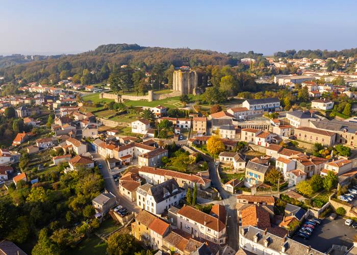 vue aérienne de pouzauges