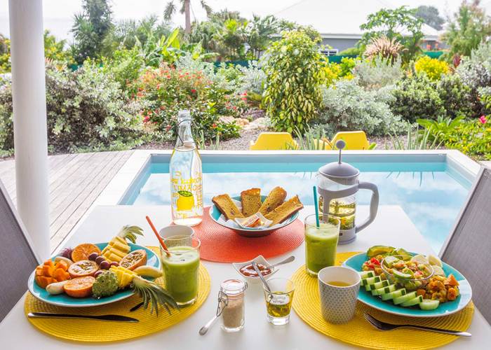 Iguane House villas & Micro Spa petit déjeuner servi sur votre terrasse