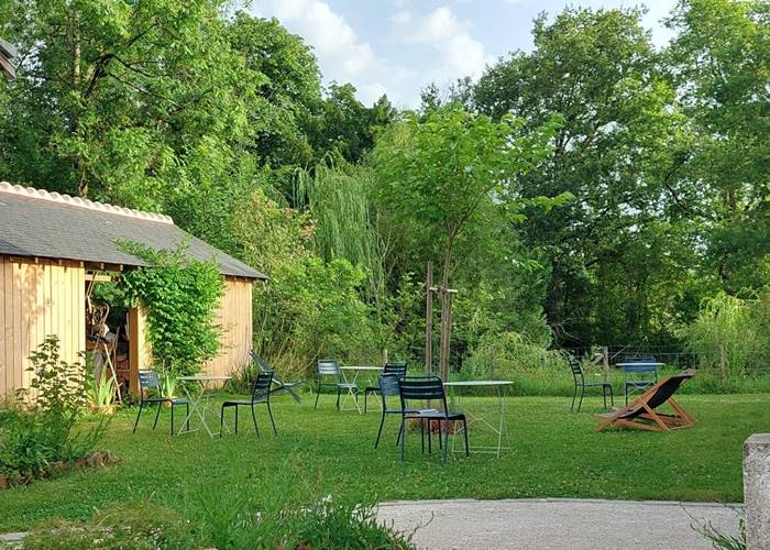 chambres-d-hotes-amboise-maison-chemin-jardin-chill