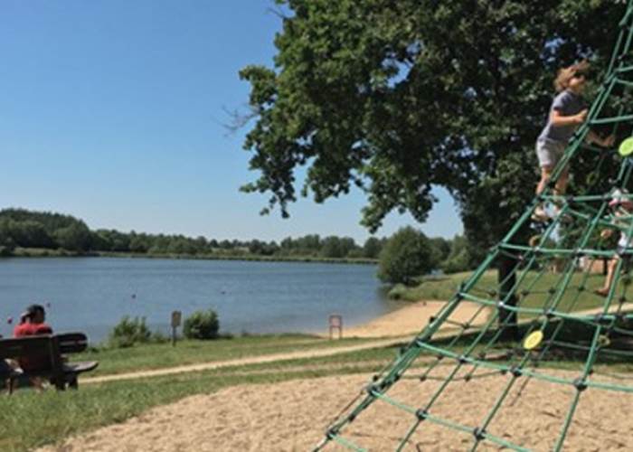 lac Pouzauges activité jeune gite famille proche Puy du Fou