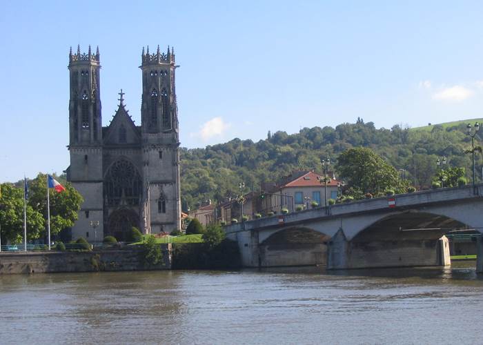 Eglise Saint Martin et Pont Gelot