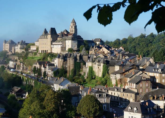 UZERCHE, LA PERLE DU LIMOUSIN