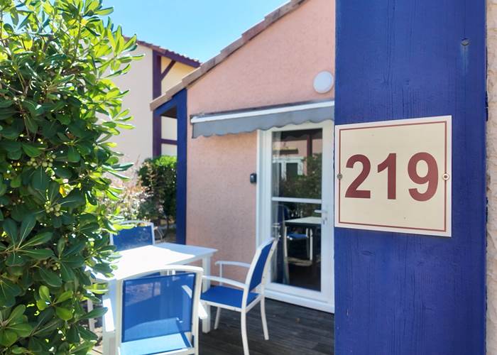 terrasse privative et salon de jardin