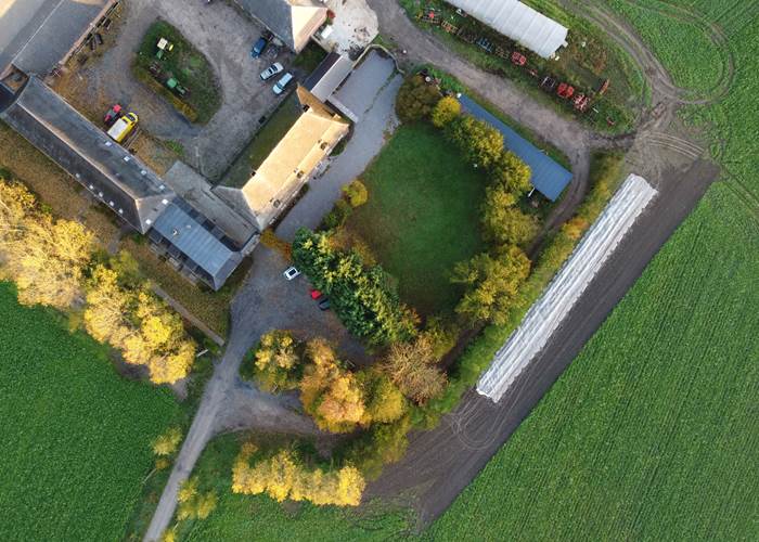 ferme de l'hosté vue du ciel