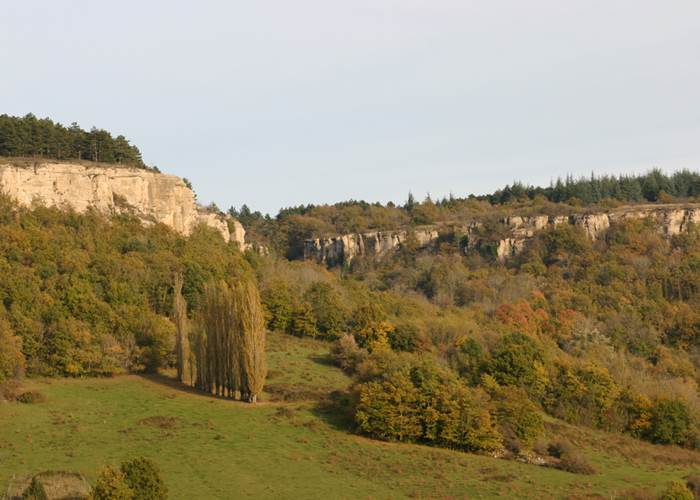 la nature pittoresque autour de Nolay, les falaises de Cormot