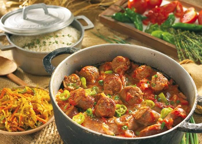 L'Orée du Maïdo - cuisine créole (rougail saucisse) miam !!