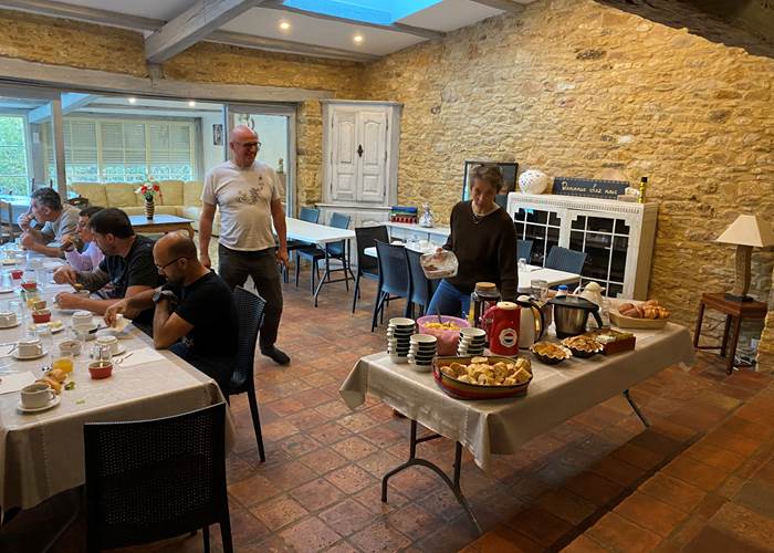 Petit déjeuner dans la villa