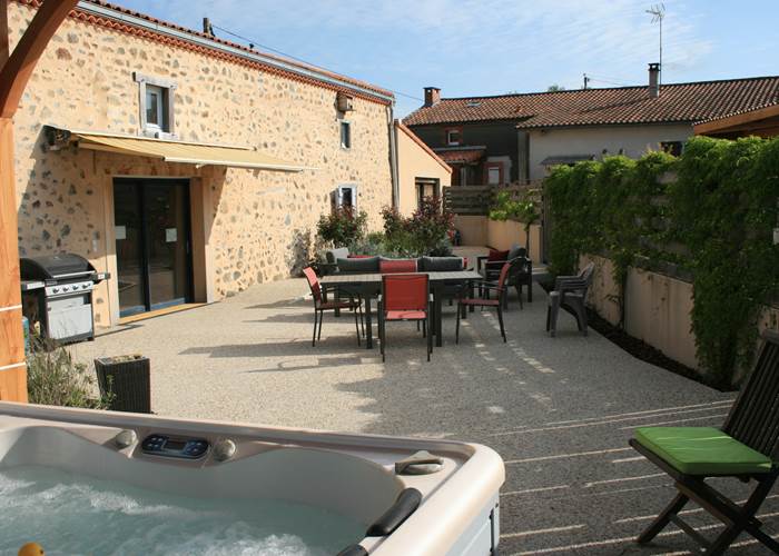 LA TERRASSE VUE DU SPA 2