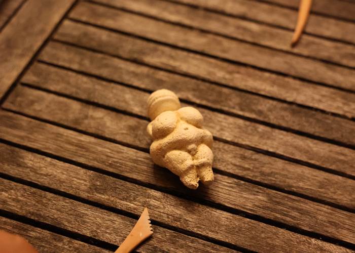 La vie quotidienne de la famille Cro-Magnon avec le musée Piage au Château de Saint-Chamarand