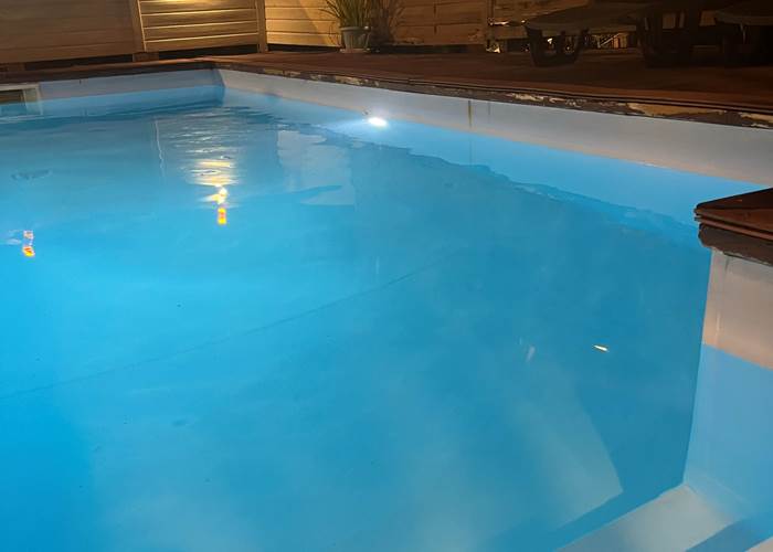 piscine de nuit