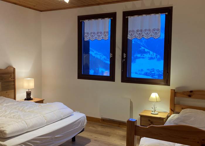 Chambre 3 1 lit double + 1 lit simple, appartement 8p