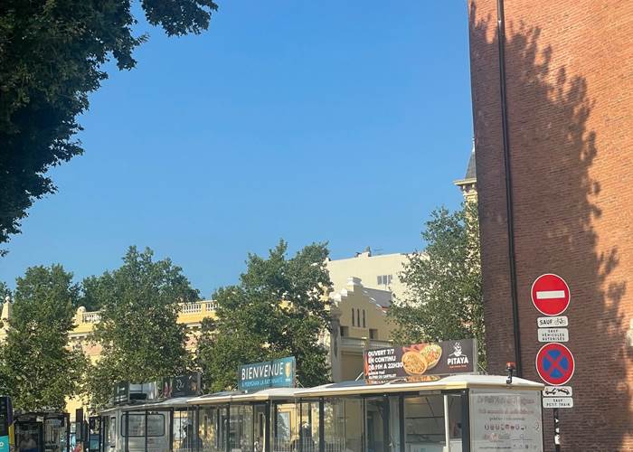Perpignan centre du Monde. Une visite en petit train. Vous verrez, c'est passionnant   !