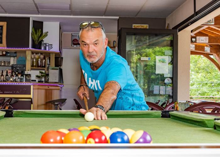Eric vous attend pour une partie de billard !