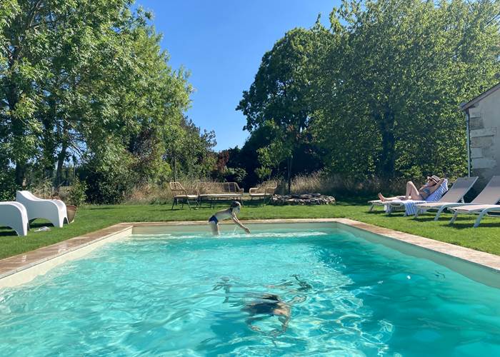 chambres-d-hotes-amboise-maison-chemin-piscine