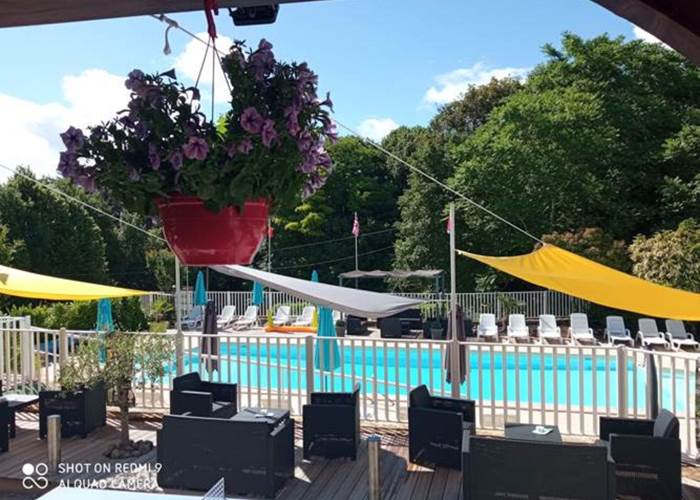 Des fleurs en terrasse pour égayer votre détente