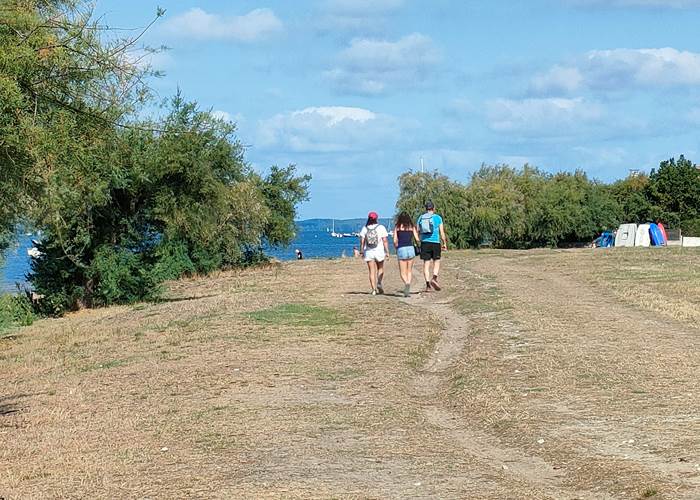 Promenade au bord du Bassin d’Arcachon à Taussat près de Locaplage