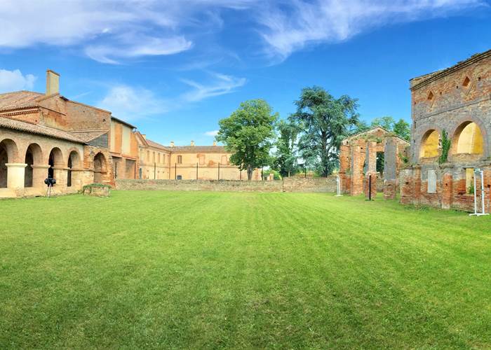 Abbaye de Belleperche
