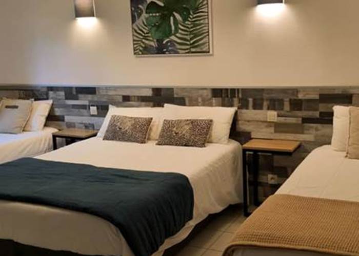 Chambre confortable avec literie haut de gamme pour un séjour reposant à La Flèche.