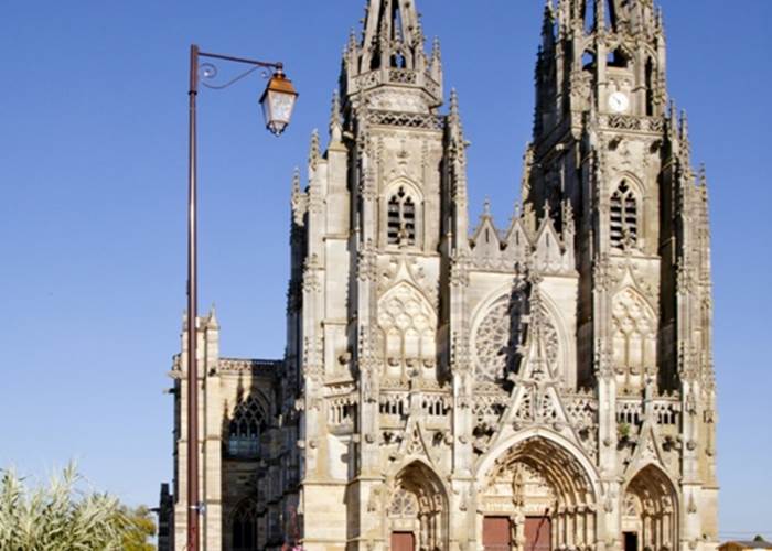 basilique-notre-dame-epine-exterieur