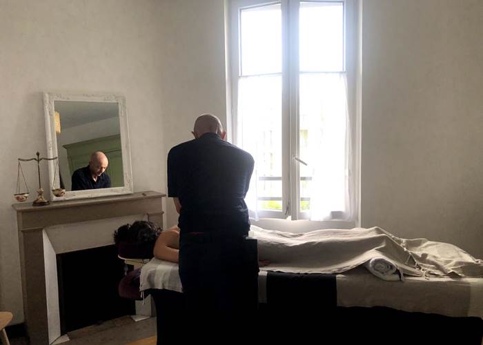 INSTANT MASSAGE