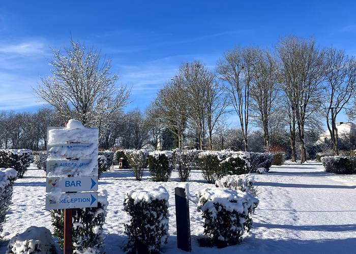 panneau indication et allées-news