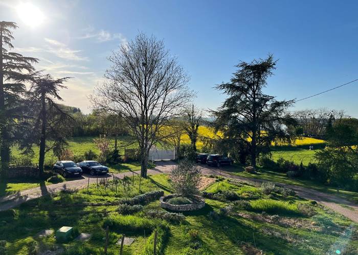 chambres-d-hotes-amboise-maison-chemin-jardin-parking