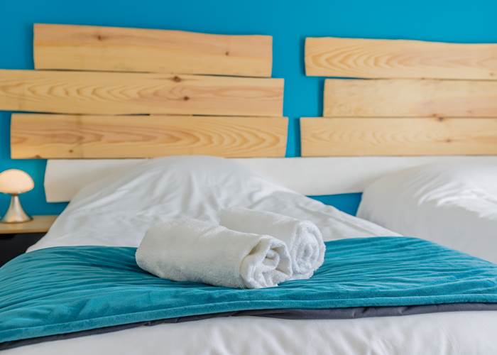 Draps et serviettes fournis, lits faits à l'arrivée