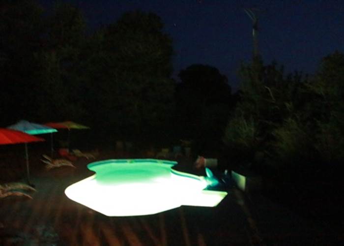 Piscine des gîtes le soir