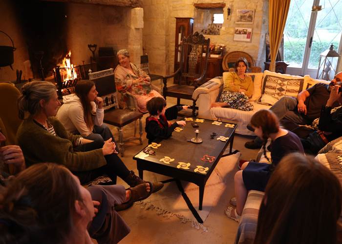 Animations, murder party, jeux de rôles, jeux de société, ludothèque au Château ludique de Saint-Chamarand dans le Lot